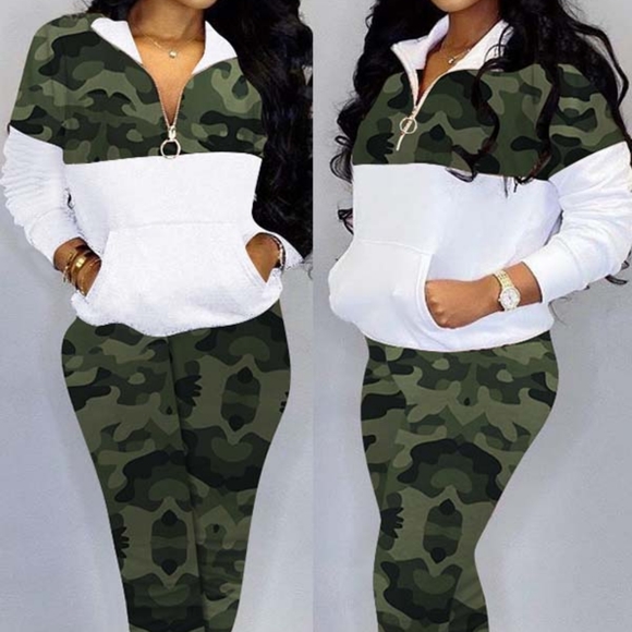 Pants - 🎉2 for $20🎉🆕 Two Piece Camouflage Track Suit